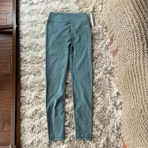 G | Athletica Balanced Leggings - NWT